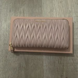 Miu Miu Wallet Matelasse Pink Large Accordion Card Holder Zip With Box